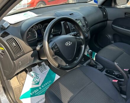 Бежевый Хендай i30, объемом двигателя 1.6 л и пробегом 214 тыс. км за 6100 $, фото 11 на Automoto.ua