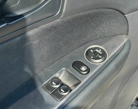 Бежевый Хендай i30, объемом двигателя 1.6 л и пробегом 214 тыс. км за 6100 $, фото 10 на Automoto.ua