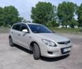 Бежевый Хендай i30, объемом двигателя 1.4 л и пробегом 250 тыс. км за 5300 $, фото 1 на Automoto.ua