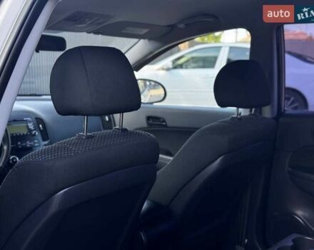 Бежевий Хендай i30, об'ємом двигуна 1.58 л та пробігом 254 тис. км за 7500 $, фото 14 на Automoto.ua