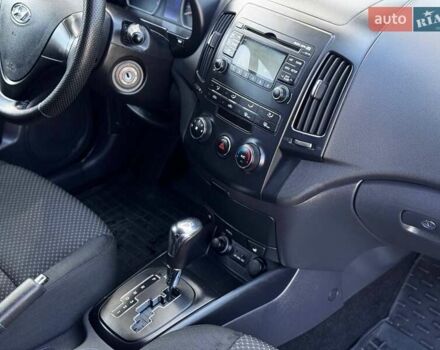 Бежевий Хендай i30, об'ємом двигуна 1.58 л та пробігом 254 тис. км за 7500 $, фото 19 на Automoto.ua
