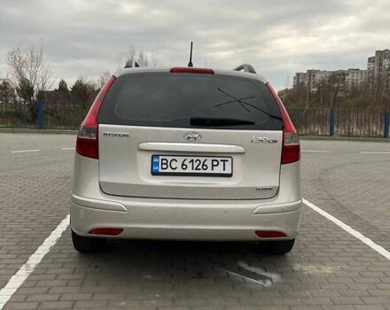 Бежевый Хендай i30, объемом двигателя 1.59 л и пробегом 283 тыс. км за 7400 $, фото 4 на Automoto.ua