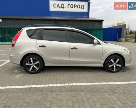 Бежевый Хендай i30, объемом двигателя 1.59 л и пробегом 283 тыс. км за 7400 $, фото 6 на Automoto.ua