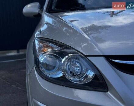 Бежевий Хендай i30, об'ємом двигуна 1.58 л та пробігом 254 тис. км за 7500 $, фото 15 на Automoto.ua