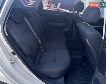 Бежевий Хендай i30, об'ємом двигуна 1.58 л та пробігом 254 тис. км за 7500 $, фото 11 на Automoto.ua