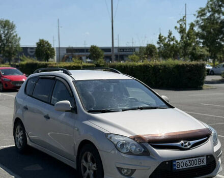 Бежевый Хендай i30, объемом двигателя 1.58 л и пробегом 250 тыс. км за 7999 $, фото 3 на Automoto.ua
