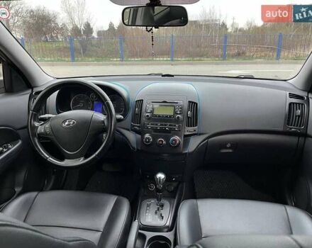 Бежевый Хендай i30, объемом двигателя 1.59 л и пробегом 283 тыс. км за 7400 $, фото 10 на Automoto.ua