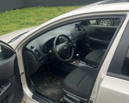 Бежевый Хендай i30, объемом двигателя 1.6 л и пробегом 137 тыс. км за 7700 $, фото 7 на Automoto.ua