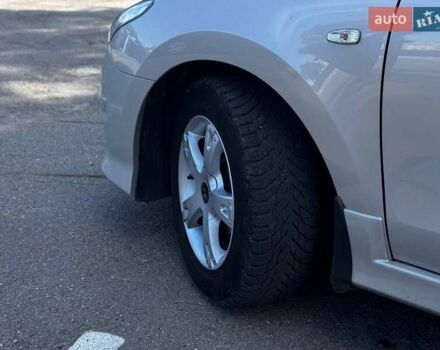 Бежевий Хендай i30, об'ємом двигуна 1.58 л та пробігом 254 тис. км за 7500 $, фото 5 на Automoto.ua