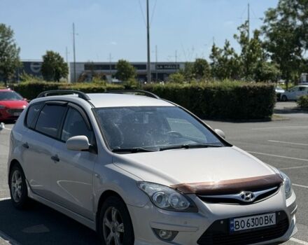 Бежевый Хендай i30, объемом двигателя 1.6 л и пробегом 250 тыс. км за 7700 $, фото 4 на Automoto.ua