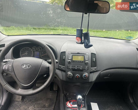 Бежевый Хендай i30, объемом двигателя 1.6 л и пробегом 137 тыс. км за 7700 $, фото 8 на Automoto.ua