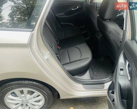 Бежевый Хендай i30, объемом двигателя 1.59 л и пробегом 118 тыс. км за 16700 $, фото 10 на Automoto.ua