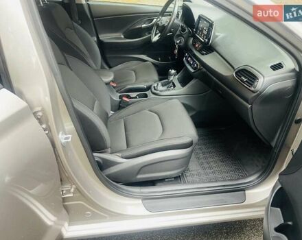 Бежевый Хендай i30, объемом двигателя 1.59 л и пробегом 118 тыс. км за 16700 $, фото 9 на Automoto.ua