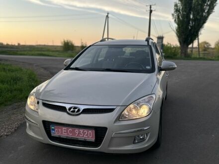 Бежевий Хендай i30, об'ємом двигуна 0.16 л та пробігом 258 тис. км за 5850 $, фото 1 на Automoto.ua