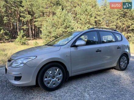 Бежевый Хендай i30, объемом двигателя 1.6 л и пробегом 240 тыс. км за 5300 $, фото 1 на Automoto.ua