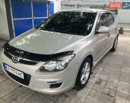 Бежевый Хендай i30, объемом двигателя 1.4 л и пробегом 185 тыс. км за 5900 $, фото 1 на Automoto.ua