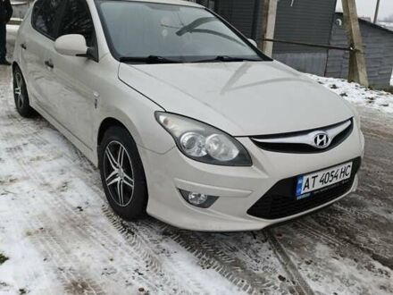 Бежевый Хендай i30, объемом двигателя 1.4 л и пробегом 240 тыс. км за 5300 $, фото 1 на Automoto.ua