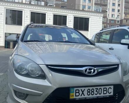 Бежевый Хендай i30, объемом двигателя 1.58 л и пробегом 358 тыс. км за 5500 $, фото 1 на Automoto.ua