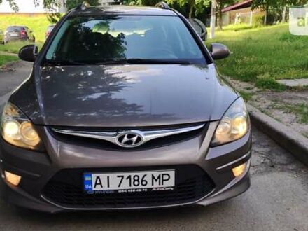 Бежевий Хендай i30, об'ємом двигуна 1.58 л та пробігом 290 тис. км за 7300 $, фото 1 на Automoto.ua