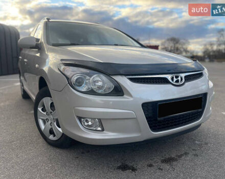 Бежевый Хендай i30, объемом двигателя 1.58 л и пробегом 192 тыс. км за 8300 $, фото 1 на Automoto.ua