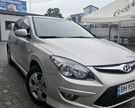 Бежевый Хендай i30, объемом двигателя 1.6 л и пробегом 135 тыс. км за 7200 $, фото 1 на Automoto.ua