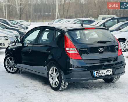 Черный Хендай i30, объемом двигателя 1.6 л и пробегом 190 тыс. км за 6799 $, фото 11 на Automoto.ua