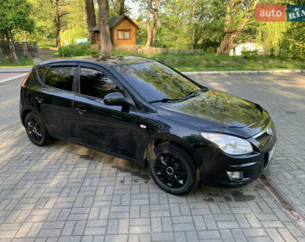 Черный Хендай i30, объемом двигателя 1.6 л и пробегом 233 тыс. км за 6099 $, фото 3 на Automoto.ua