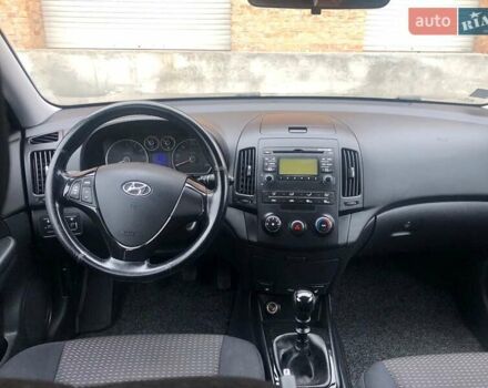 Черный Хендай i30, объемом двигателя 1.59 л и пробегом 150 тыс. км за 5950 $, фото 5 на Automoto.ua