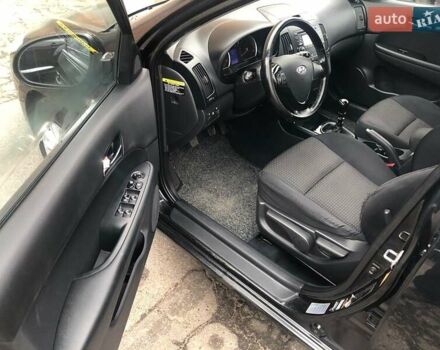 Черный Хендай i30, объемом двигателя 1.59 л и пробегом 150 тыс. км за 5950 $, фото 8 на Automoto.ua