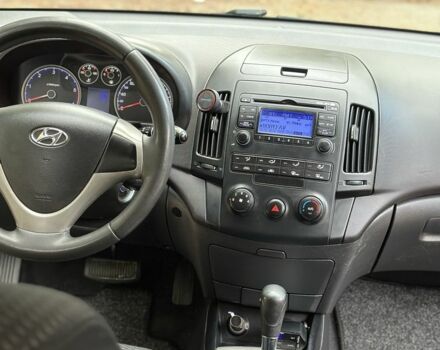 Черный Хендай i30, объемом двигателя 1.6 л и пробегом 240 тыс. км за 5999 $, фото 6 на Automoto.ua
