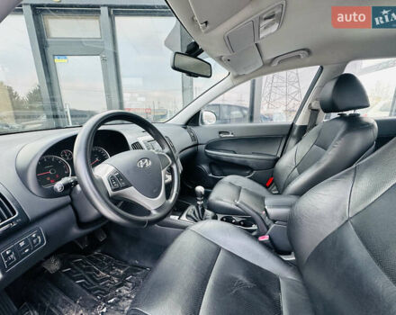 Черный Хендай i30, объемом двигателя 1.6 л и пробегом 190 тыс. км за 6799 $, фото 17 на Automoto.ua