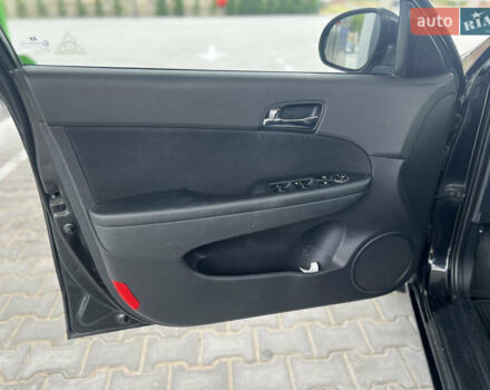 Черный Хендай i30, объемом двигателя 1.6 л и пробегом 193 тыс. км за 6799 $, фото 13 на Automoto.ua