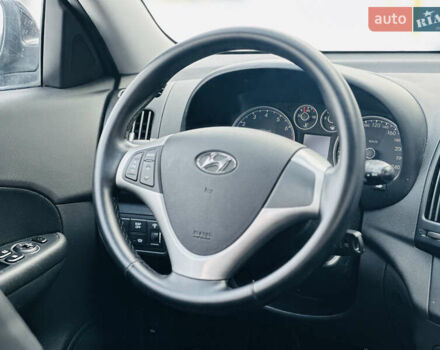 Черный Хендай i30, объемом двигателя 1.6 л и пробегом 190 тыс. км за 6799 $, фото 24 на Automoto.ua