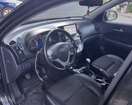 Черный Хендай i30, объемом двигателя 1.99 л и пробегом 18 тыс. км за 6950 $, фото 6 на Automoto.ua