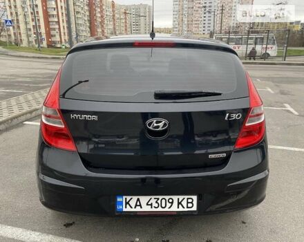 Черный Хендай i30, объемом двигателя 1.6 л и пробегом 239 тыс. км за 7100 $, фото 5 на Automoto.ua