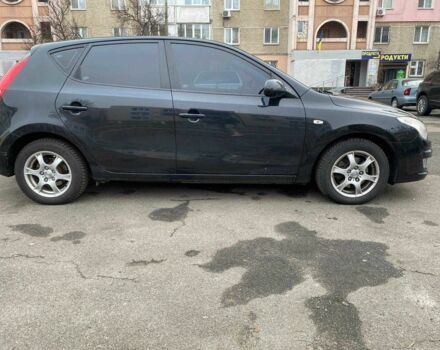 Черный Хендай i30, объемом двигателя 1.6 л и пробегом 223 тыс. км за 5600 $, фото 7 на Automoto.ua