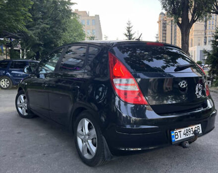 Черный Хендай i30, объемом двигателя 1.99 л и пробегом 18 тыс. км за 6950 $, фото 4 на Automoto.ua