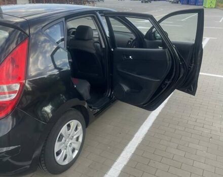 Черный Хендай i30, объемом двигателя 1.58 л и пробегом 227 тыс. км за 5900 $, фото 5 на Automoto.ua