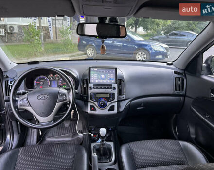 Черный Хендай i30, объемом двигателя 1.99 л и пробегом 18 тыс. км за 6950 $, фото 8 на Automoto.ua