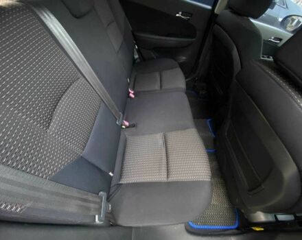 Черный Хендай i30, объемом двигателя 1.6 л и пробегом 223 тыс. км за 5600 $, фото 18 на Automoto.ua