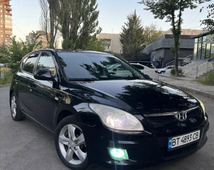 Черный Хендай i30, объемом двигателя 1.99 л и пробегом 18 тыс. км за 6950 $, фото 2 на Automoto.ua
