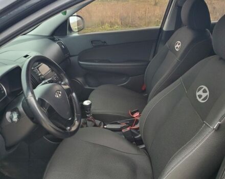 Чорний Хендай i30, об'ємом двигуна 1.6 л та пробігом 365 тис. км за 5000 $, фото 12 на Automoto.ua