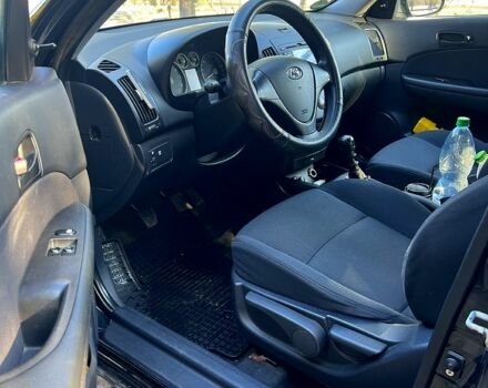 Чорний Хендай i30, об'ємом двигуна 1.4 л та пробігом 195 тис. км за 5650 $, фото 8 на Automoto.ua