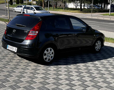 Черный Хендай i30, объемом двигателя 1.4 л и пробегом 265 тыс. км за 5600 $, фото 7 на Automoto.ua