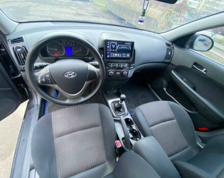 Черный Хендай i30, объемом двигателя 1.6 л и пробегом 223 тыс. км за 5600 $, фото 20 на Automoto.ua