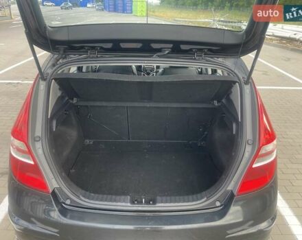 Черный Хендай i30, объемом двигателя 1.58 л и пробегом 227 тыс. км за 5900 $, фото 9 на Automoto.ua