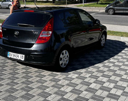 Черный Хендай i30, объемом двигателя 1.4 л и пробегом 265 тыс. км за 5600 $, фото 8 на Automoto.ua
