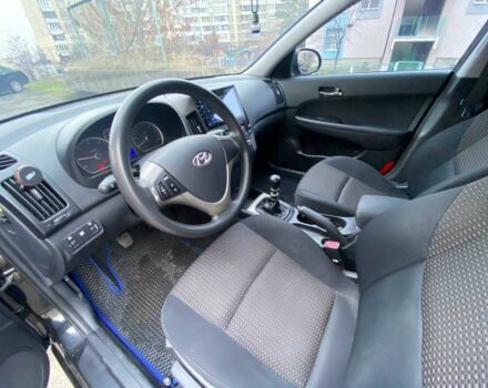 Черный Хендай i30, объемом двигателя 1.6 л и пробегом 223 тыс. км за 5600 $, фото 19 на Automoto.ua