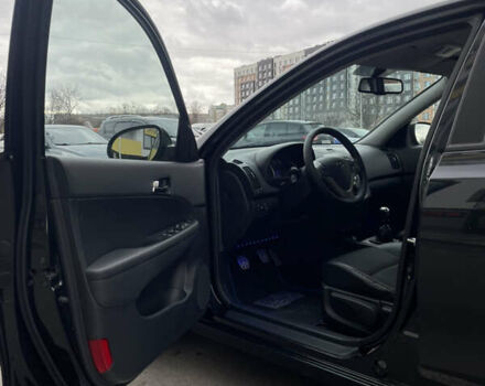 Черный Хендай i30, объемом двигателя 1.98 л и пробегом 227 тыс. км за 6500 $, фото 13 на Automoto.ua
