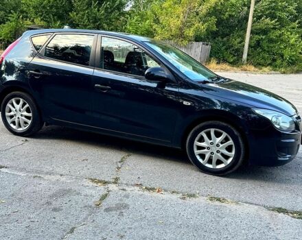 Черный Хендай i30, объемом двигателя 1.6 л и пробегом 250 тыс. км за 5700 $, фото 2 на Automoto.ua